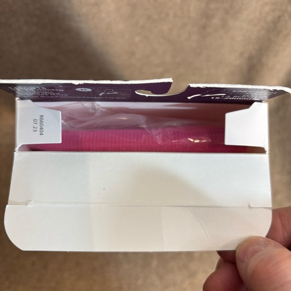 SIGVARIS WELL BEING Sz 7.5-9.5 Pink Stripe Compression Socks 15-20 mm hg NEW - Picture 8 of 8